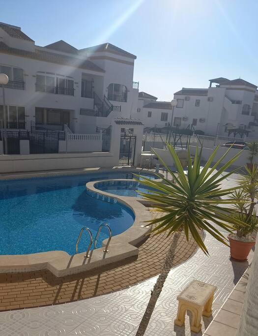 2 bedroom apartment. Orihuela. Buitenkant foto