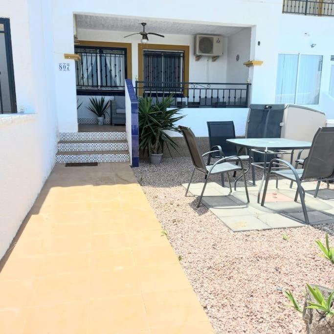 2 bedroom apartment. Orihuela. Buitenkant foto