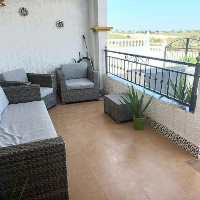 2 bedroom apartment. Orihuela. Buitenkant foto
