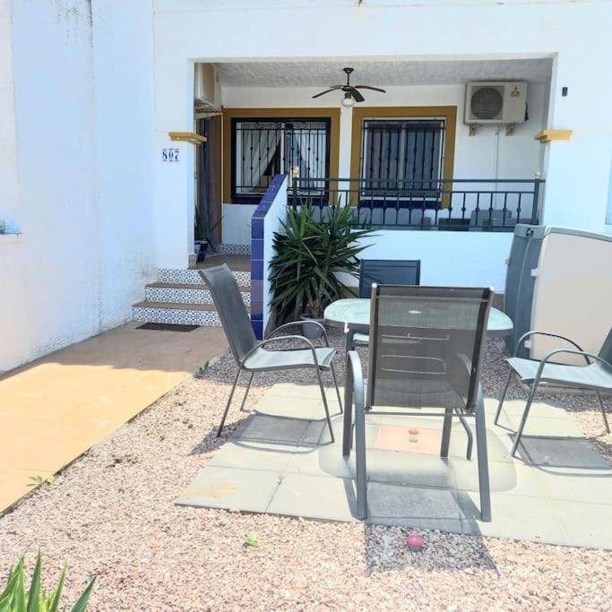 2 bedroom apartment. Orihuela. Buitenkant foto